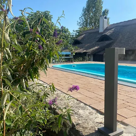 Nyuszifuelhaz Im Weinberg Mit Pool Feriehus